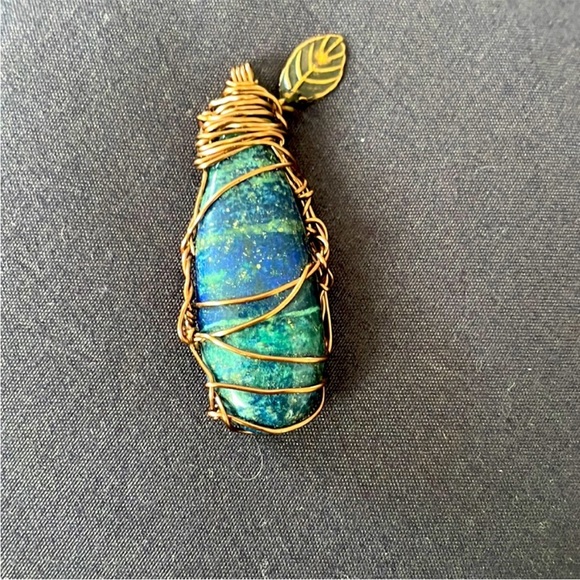 Bundle of four handmade wire-wrapped pendants - Picture 3 of 4